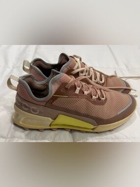 Ecco women’s sneakers melon white